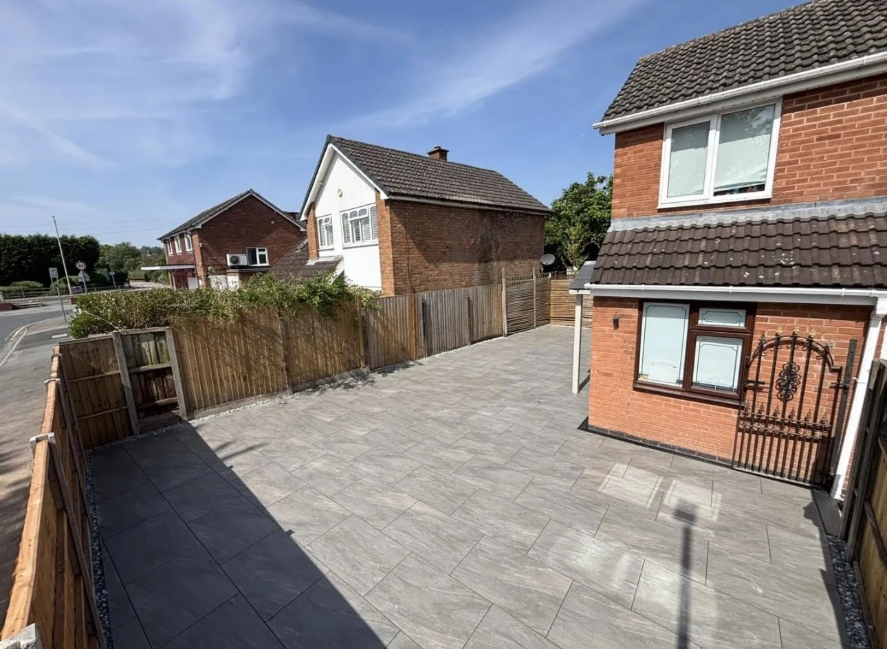 Anthracite Light Porcelain Paving Tiles – 900x600x20mm - Image 11